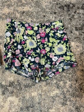 Abercrombie kids size 7/8 floral shorts